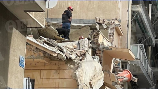 Ένας νεκρός από την κατάρρευση τμήματος κτηρίου στο Πασαλιμάνι